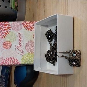 Necklace and earring set